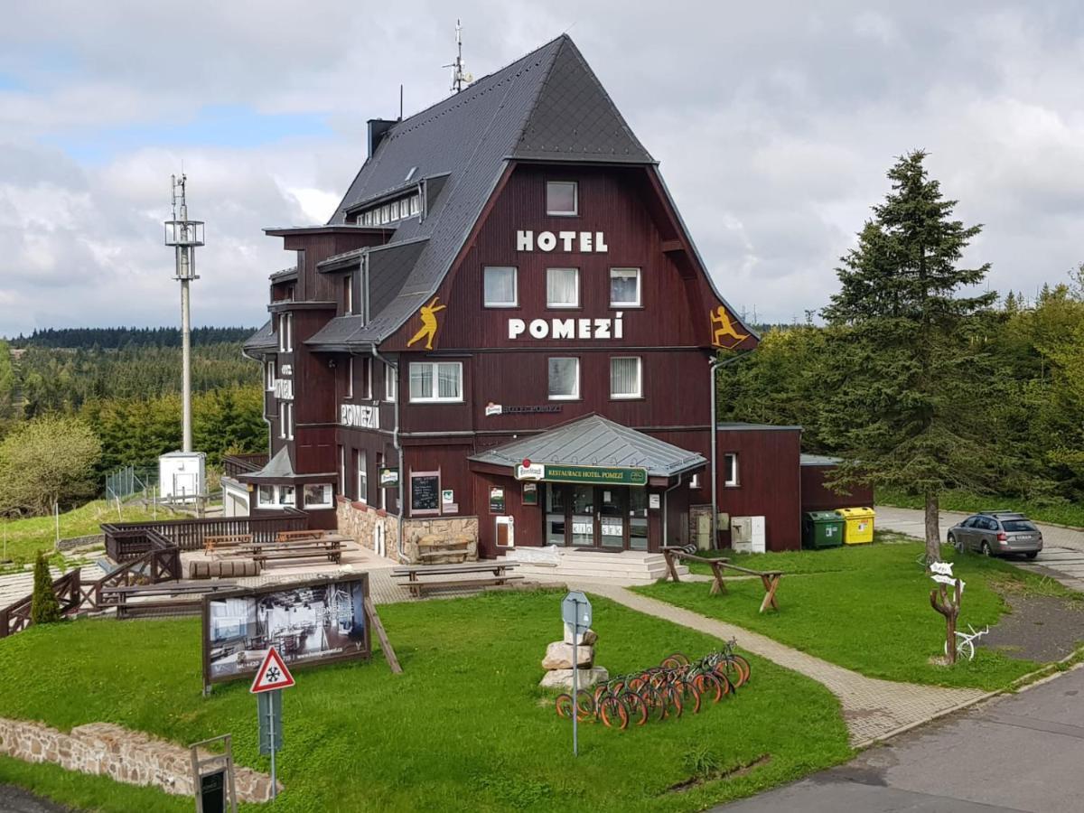 Hotel a restaurace Pomezí Cínovec Kültér fotó